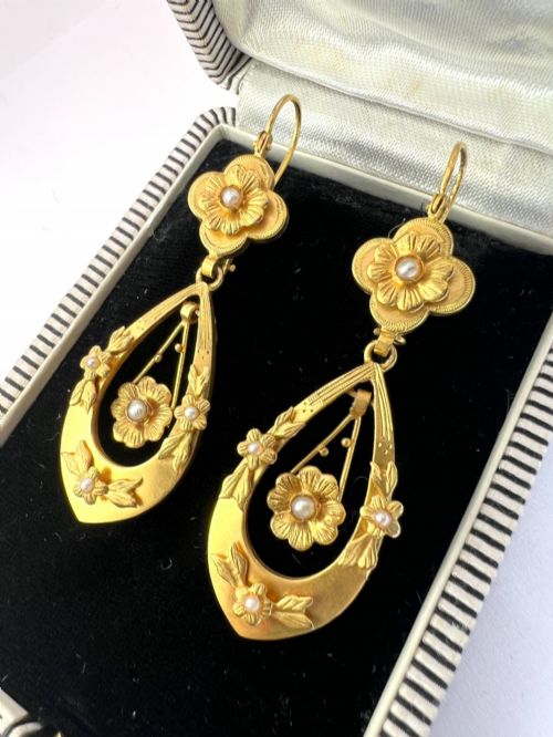 LATE VICTORIAN GOLD AND PEARL FLOWER EARRINGS - ADDITIONAL PHOTO 2