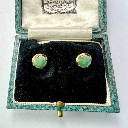 VINTAGE PALE GREEN JADEITE 14CT GOLD STUD EARRINGS - ADDITIONAL PHOTO 3