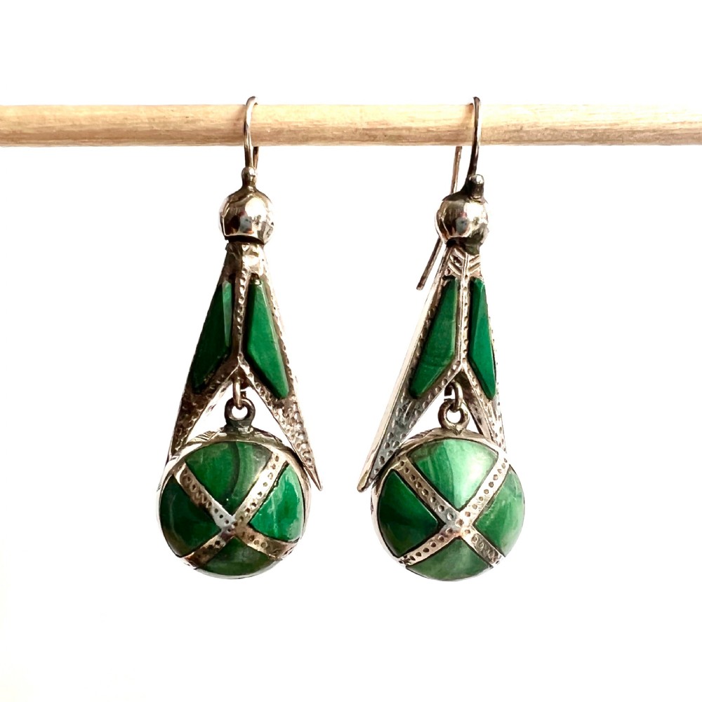 A Victorian Scottish silver jewellery suite comprising a circular brooch and drop earrings inlaid with banded green malachite. View VII