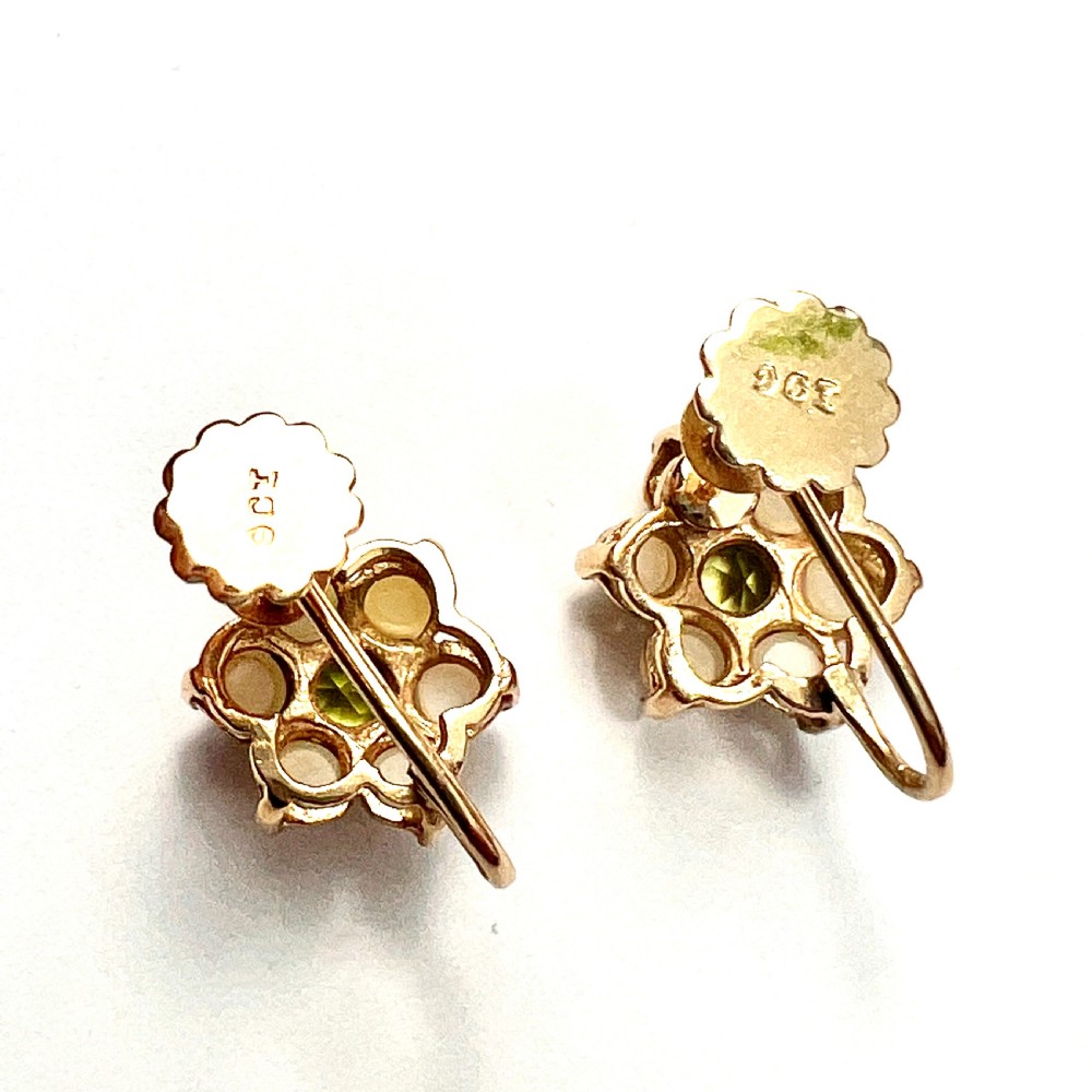 Vintage 9CT Gold Pearl and Peridot Flower Cluster Earrings View V