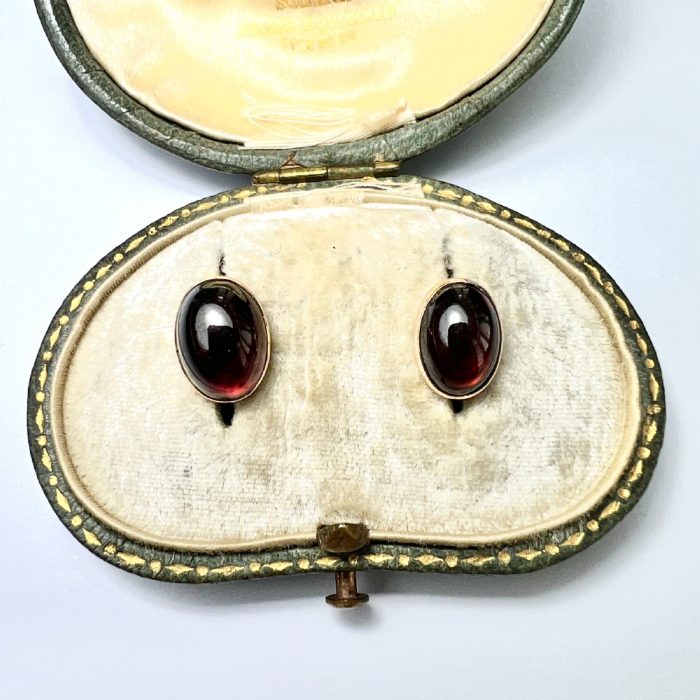 Victorian 9CT Gold Garnet Cabochon Stud Earrings