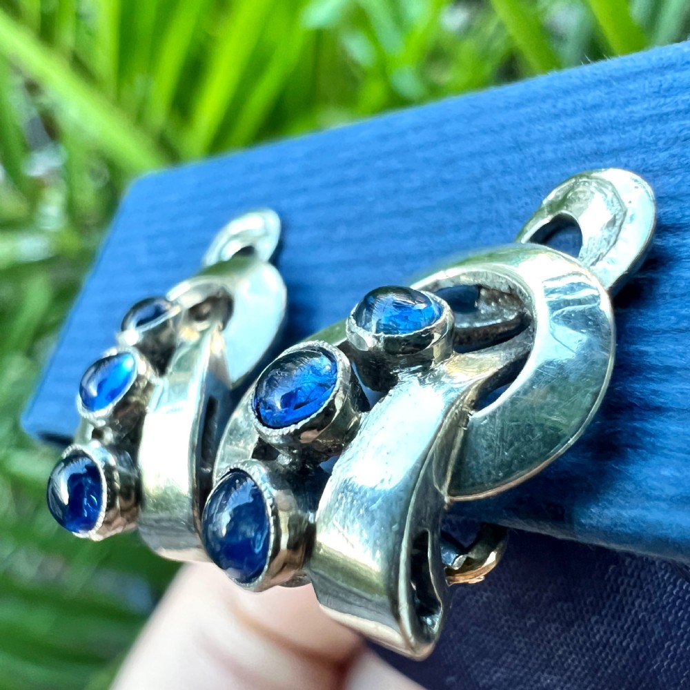 Vintage 18CT White Gold Sapphire Cabochon Ear Clips View IX