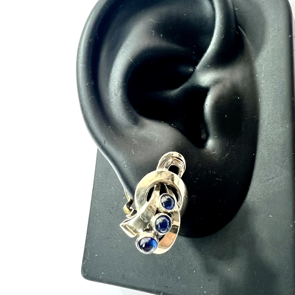 Vintage 18CT White Gold Sapphire Cabochon Ear Clips View X