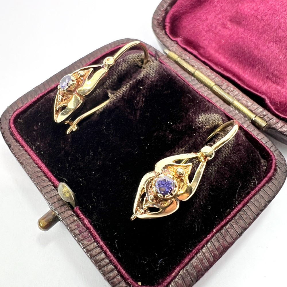 • Vintage 14CT Gold Tanzanite Earrings View II