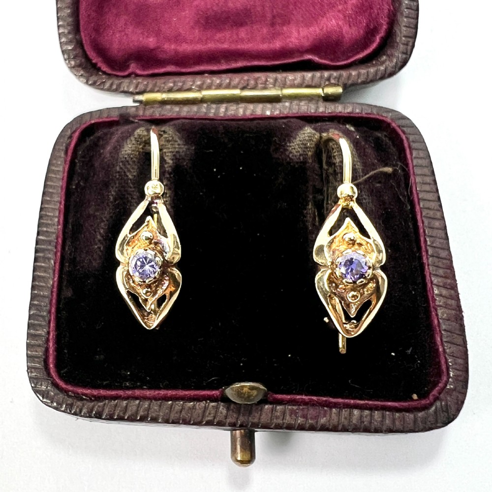 • Vintage 14CT Gold Tanzanite Earrings View III