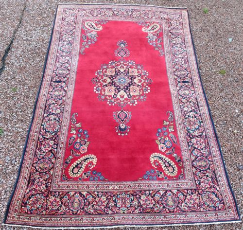 Elegant & Refined Antique Kashan Rug. Circa 1910s