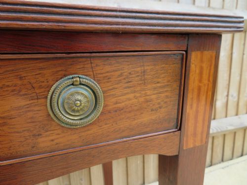 A VERY ELEGANT EARLY 19TH CENTURY MAHOGANY SATINWOOD INLAID SIDE LAMP WRITING TABLE - ADDITIONAL PHOTO 8