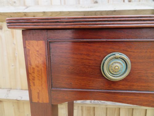 A VERY ELEGANT EARLY 19TH CENTURY MAHOGANY SATINWOOD INLAID SIDE LAMP WRITING TABLE - ADDITIONAL PHOTO 10