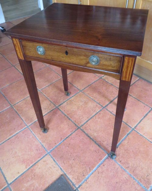 A VERY ELEGANT EARLY 19TH CENTURY MAHOGANY SATINWOOD INLAID SIDE LAMP WRITING TABLE - ADDITIONAL PHOTO 28