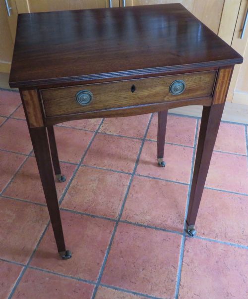 A VERY ELEGANT EARLY 19TH CENTURY MAHOGANY SATINWOOD INLAID SIDE LAMP WRITING TABLE - ADDITIONAL PHOTO 29
