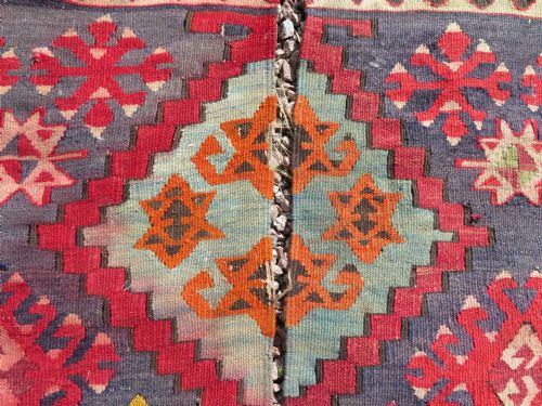 LARGE ANTIQUE DISTRESSED TURKISH KONYA REYHANLI KILIM KELIM RUG 475CM X 166CM - ADDITIONAL PHOTO 13