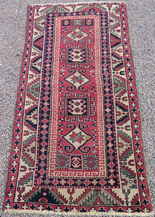 CHARMING ANTIQUE TURKISH BERGAMA RUG WEST ANATOLIA CIRCA 1910 180CM X 98CM - ADDITIONAL PHOTO 1