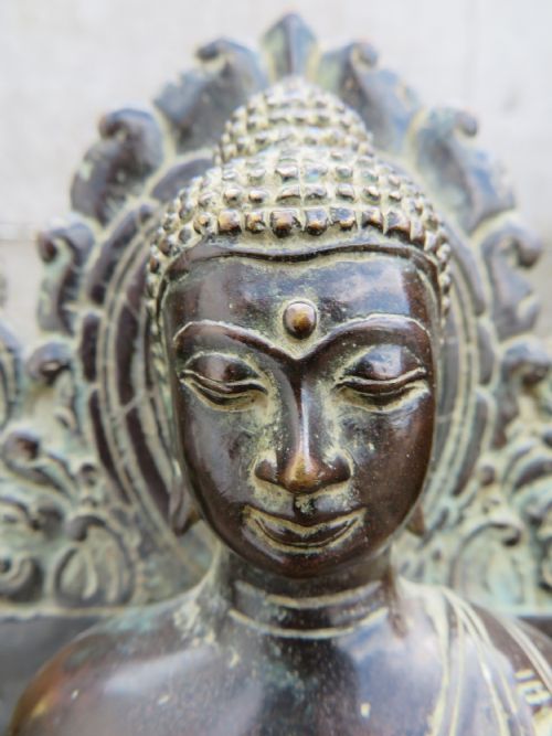 A COPPER ALLOY SEATED FIGURE OF BUDDHA IN THE EUROPEAN FASHION INDONESIAN ARCHIPELAGOCENTRAL JAVA CIRCA EARLY 15TH CENTURY - ADDITIONAL PHOTO 2