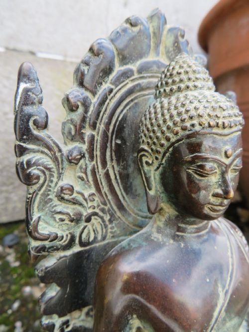 A COPPER ALLOY SEATED FIGURE OF BUDDHA IN THE EUROPEAN FASHION INDONESIAN ARCHIPELAGOCENTRAL JAVA CIRCA EARLY 15TH CENTURY - ADDITIONAL PHOTO 4