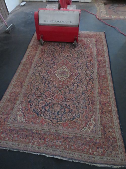 ANTIQUE KASHAN RUG NORTH WEST CENTRAL PERSIACIRCA 1920 207CM X 135CM - ADDITIONAL PHOTO 23