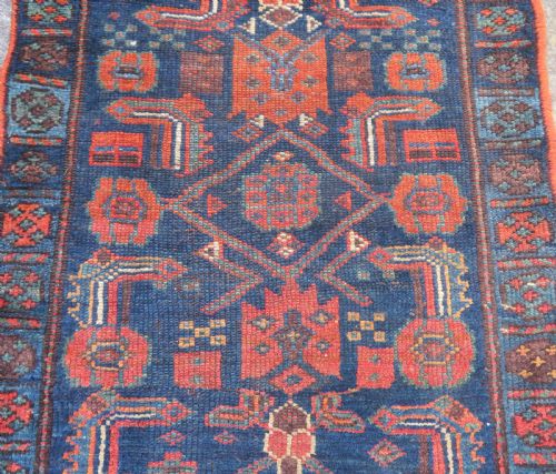 ANTIQUE KURDISH NARROW RUNNER RUG PAIR TRIBESWOMEN FIGURES NORTH WEST PERSIA 275CM X 76CM - ADDITIONAL PHOTO 3