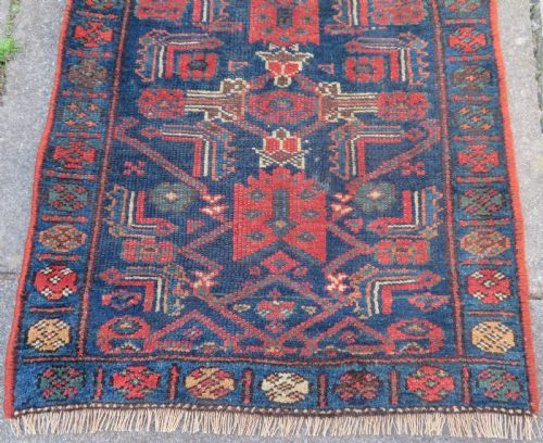 ANTIQUE KURDISH NARROW RUNNER RUG PAIR TRIBESWOMEN FIGURES NORTH WEST PERSIA 275CM X 76CM - ADDITIONAL PHOTO 6