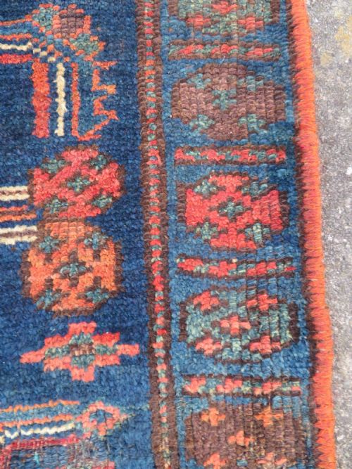 ANTIQUE KURDISH NARROW RUNNER RUG PAIR TRIBESWOMEN FIGURES NORTH WEST PERSIA 275CM X 76CM - ADDITIONAL PHOTO 9