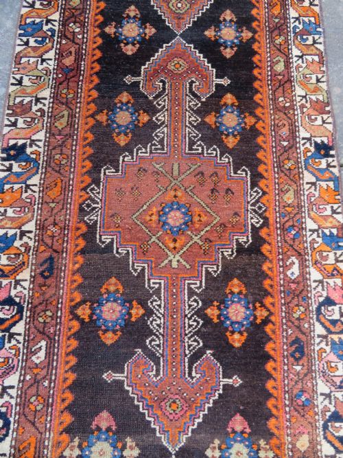ANTIQUE KURDISH NARROW RUNNER RUG BIRDS PERCHED ON TREES NORTH WEST PERSIA 340CM X 89CM - ADDITIONAL PHOTO 10