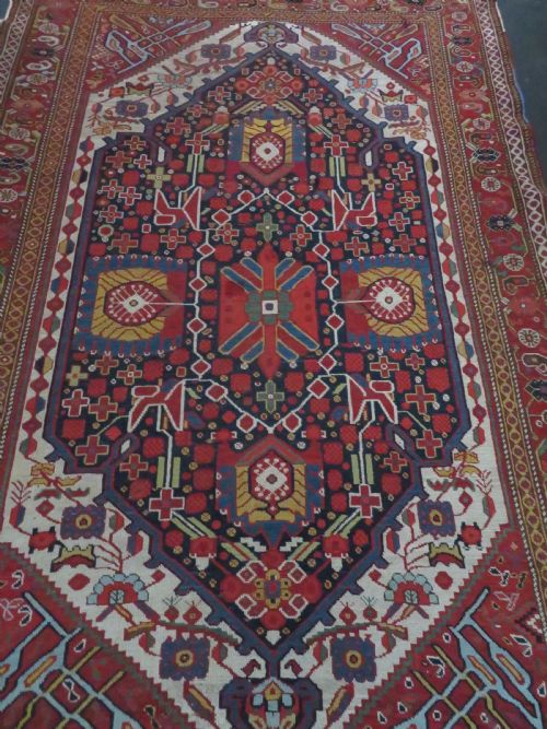ANOTHER SCARCE DESIGN EARLIER ANTIQUE KHAMSEH RUG CIRCA 1870S 264CM X 160CM - ADDITIONAL PHOTO 3