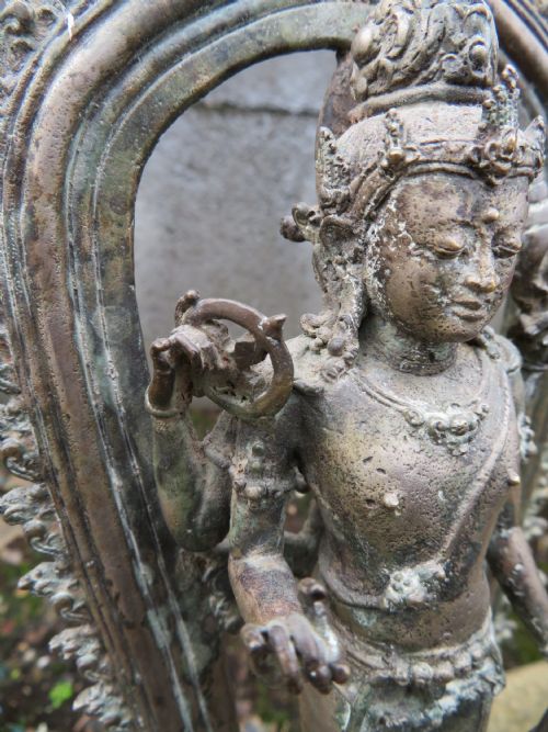 A SILVER AND COPPER ALLOY FIGURE OF VISHNU JAVA12TH13TH CENTURY - ADDITIONAL PHOTO 3