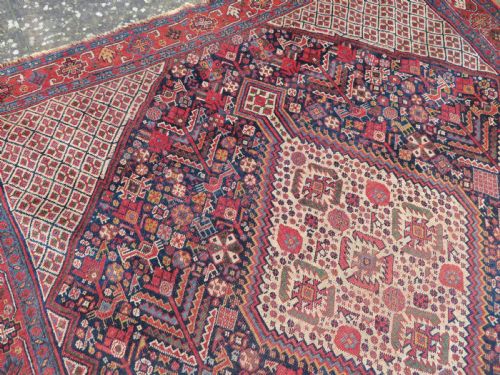 ANTIQUE KHAMSEH TRIBAL MAIN CARPETRARE TRIBAL KHAN FIGURES CIRCA 1870 288CM X 165CM - ADDITIONAL PHOTO 11