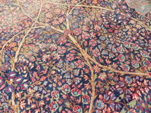 DISTRESSED ANTIQUE KERMAN KIRMAN MILLEFLEURS PRAYER RUG SOUTH PERSIA CIRCA 1860 - ADDITIONAL PHOTO 9