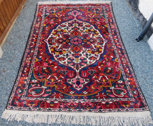 ANTIQUE BAKHTIARI KURDISH VILLAGE RUG THE CHAHAR MAHAL VALLEY REGION WEST PERSIA 224CM X 160CM - ADDITIONAL PHOTO 1