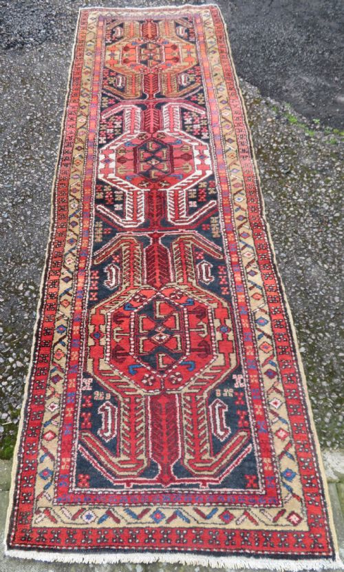 ANTIQUE WARING AND GILLOW HERIZ RUNNER LONG RUG WITH CRAB DESIGN NORTH WEST PERSIA 311CM X 96CM - ADDITIONAL PHOTO 1