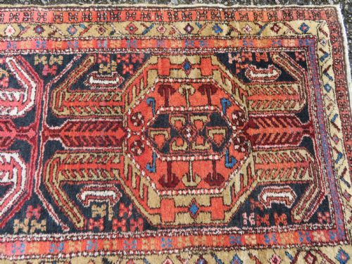 ANTIQUE WARING AND GILLOW HERIZ RUNNER LONG RUG WITH CRAB DESIGN NORTH WEST PERSIA 311CM X 96CM - ADDITIONAL PHOTO 3