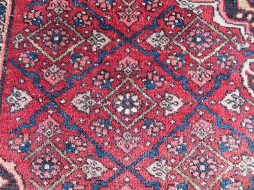 AN UNUSUAL ANTIQUE FEREGHAN SAROUK POMEGRANATE RUG BIRDS POMEGRANATES 216CM X 124CM - ADDITIONAL PHOTO 3