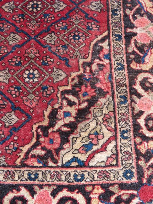 AN UNUSUAL ANTIQUE FEREGHAN SAROUK POMEGRANATE RUG BIRDS POMEGRANATES 216CM X 124CM - ADDITIONAL PHOTO 7