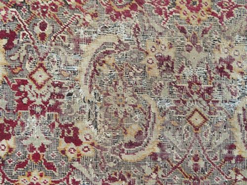 LARGE MUGHAL CARPET FRAGMENT NORTH INDIA 183CM X 168CM - ADDITIONAL PHOTO 8