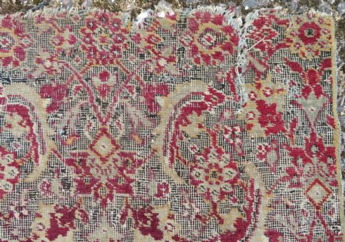 LARGE MUGHAL CARPET FRAGMENT NORTH INDIA 183CM X 168CM - ADDITIONAL PHOTO 9