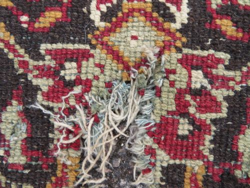LARGE MUGHAL CARPET FRAGMENT NORTH INDIA 183CM X 168CM - ADDITIONAL PHOTO 13