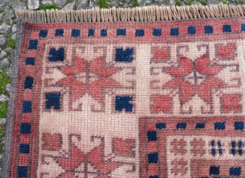RARE IVORY GROUND OLD TURKISH BERGAMA PRAYER RUG NORTH WEST ANATOLIA 175CM X 102CM - ADDITIONAL PHOTO 8