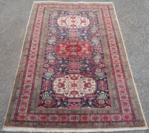 fig 1. ANTIQUE INDIAN RUG. 199CM X 139CM.