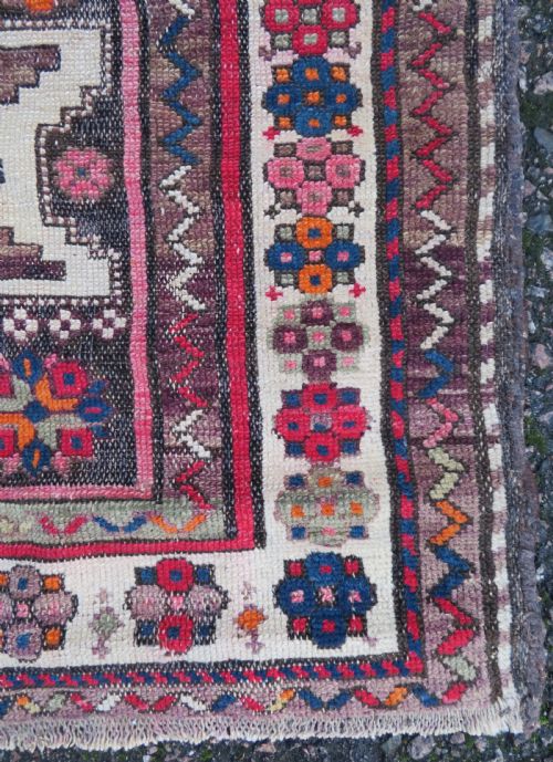 ANTIQUE DISTRESSED CAUCASIAN LESGHI RUG 140CM X 100CM - ADDITIONAL PHOTO 5