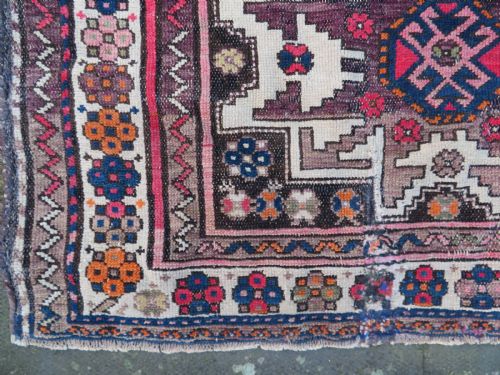ANTIQUE DISTRESSED CAUCASIAN LESGHI RUG 140CM X 100CM - ADDITIONAL PHOTO 7
