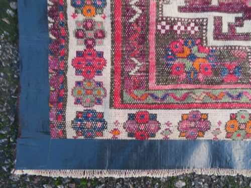 ANTIQUE DISTRESSED CAUCASIAN LESGHI RUG 140CM X 100CM - ADDITIONAL PHOTO 14