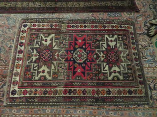 ANTIQUE DISTRESSED CAUCASIAN LESGHI RUG 140CM X 100CM - ADDITIONAL PHOTO 18