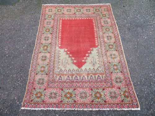 fig 2. ANTIQUE TURKISH MUDJUR PRAYER RUG. 168CM X 126CM.