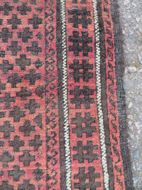 ANTIQUE DISTRESSED BALUCH PRAYER RUG 160CM X 123CM - ADDITIONAL PHOTO 3