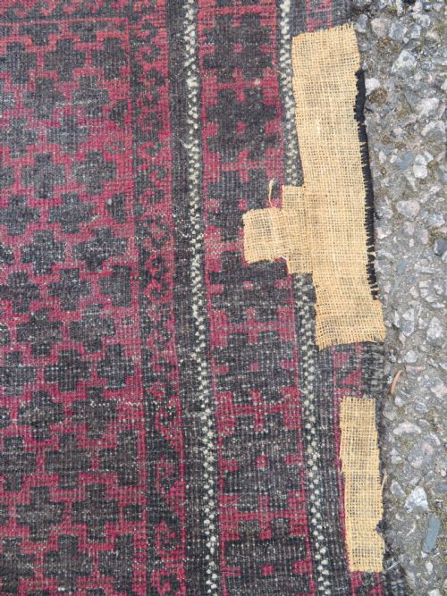 ANTIQUE DISTRESSED BALUCH PRAYER RUG 160CM X 123CM - ADDITIONAL PHOTO 11
