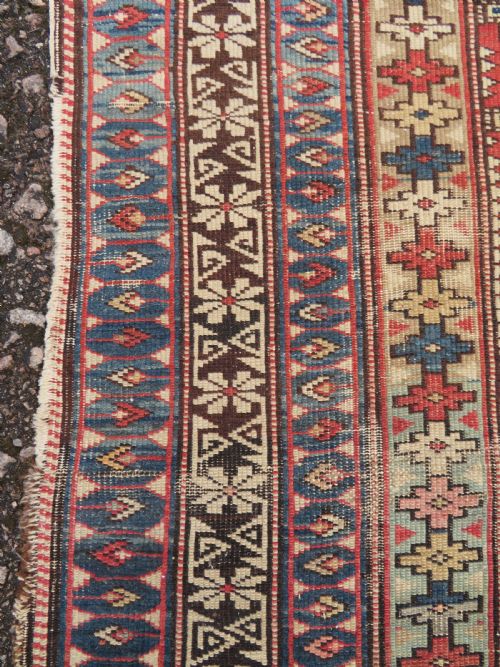DISTRESSED ANTIQUE CAUCASIAN DAGHESTAN RUG 132CM X 102CM - ADDITIONAL PHOTO 3