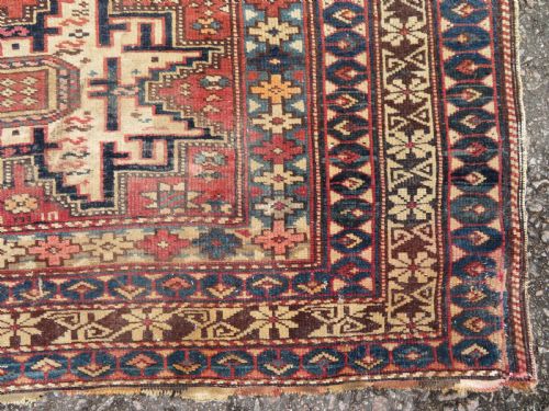DISTRESSED ANTIQUE CAUCASIAN DAGHESTAN RUG 132CM X 102CM - ADDITIONAL PHOTO 5