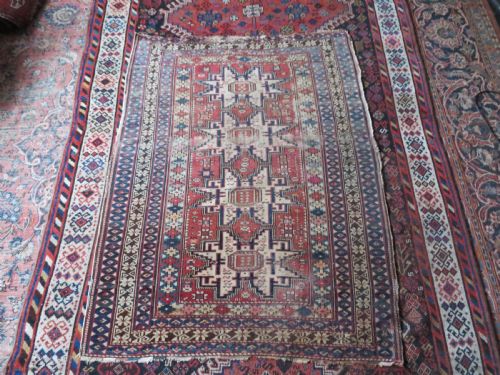 DISTRESSED ANTIQUE CAUCASIAN DAGHESTAN RUG 132CM X 102CM - ADDITIONAL PHOTO 11