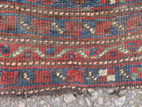 AUTHENTIC DISTRESSED ANTIQUE KHAMSEH TRIBAL RUG 148CM X 114CM - ADDITIONAL PHOTO 5