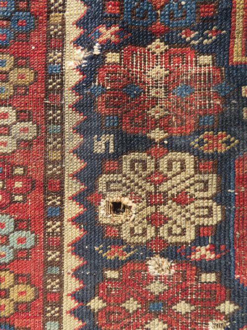 DISTRESSED ANTIQUE CAUCASIAN DAGHESTAN RUG 142CM X 117CM - ADDITIONAL PHOTO 3