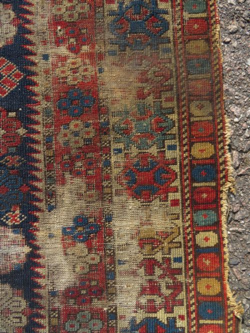 DISTRESSED ANTIQUE CAUCASIAN DAGHESTAN RUG 142CM X 117CM - ADDITIONAL PHOTO 8